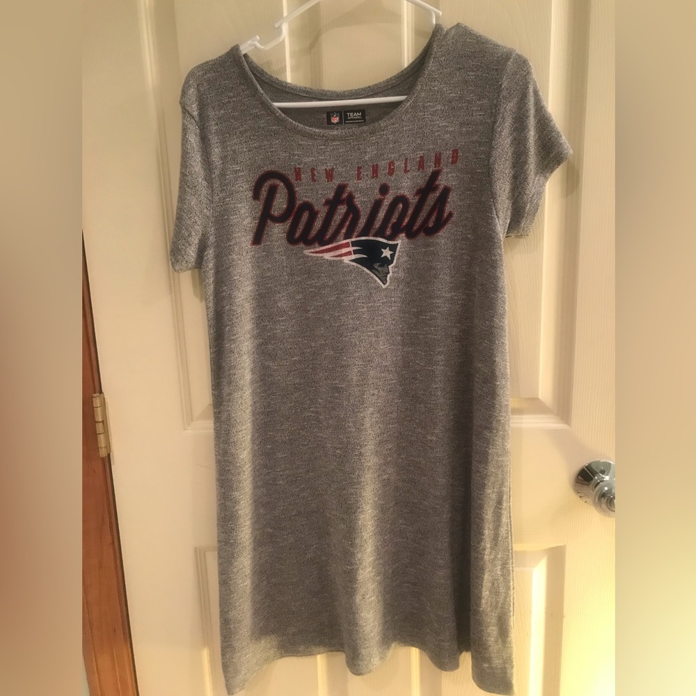 NWOT NE Patriots sleepwear women M nightgown